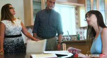 Ders Çalışmaktan Sıkılan Kız Yarrağı Ağzına Misvak Yapıyor